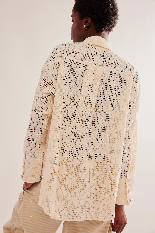 IN YOUR DREAMS LACE BUTTONDOWN
