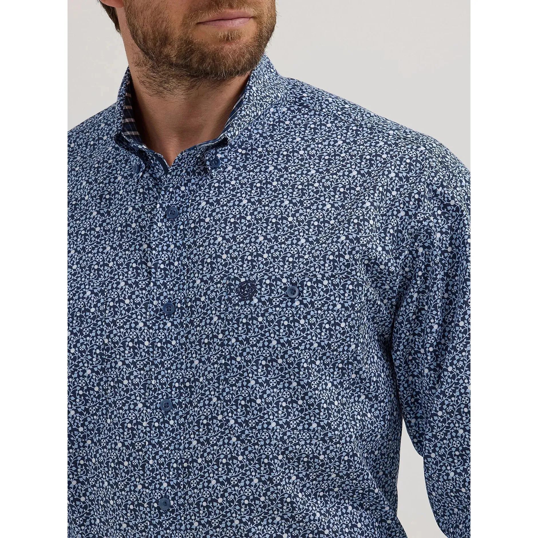 Men's Wrangler® George Strait™ Long Sleeve Button Down Two Pocket Shirt 112356614