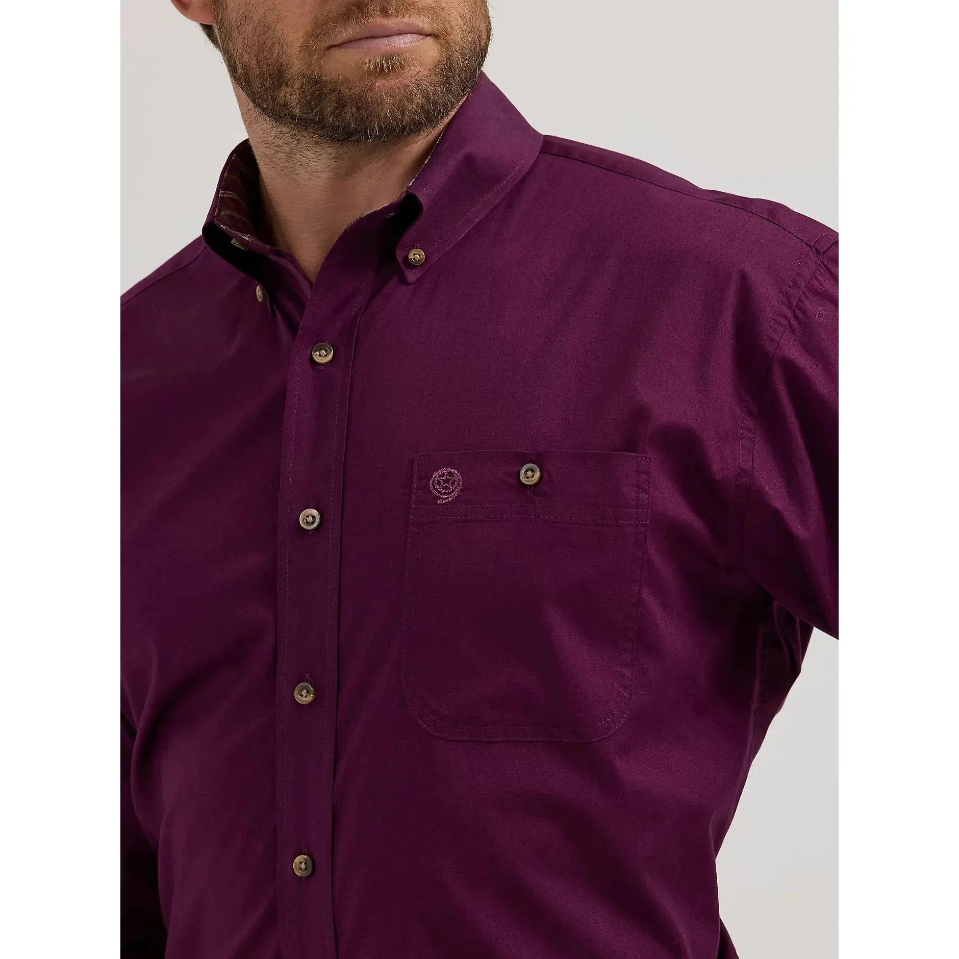 Men's Wrangler George Strait Solid One Pocket Button Down Shirt 2356611