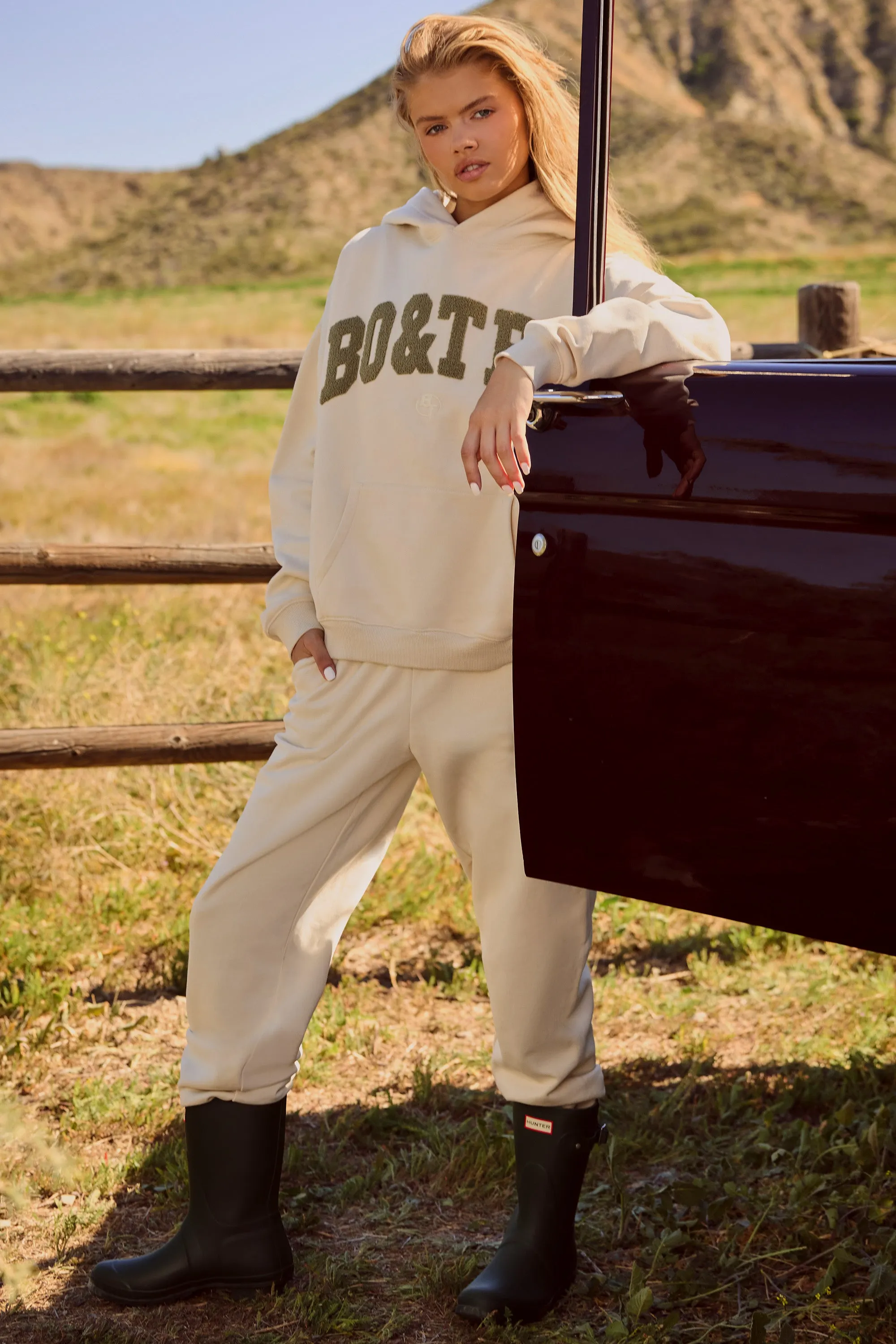 Mid-Rise Joggers in Bone