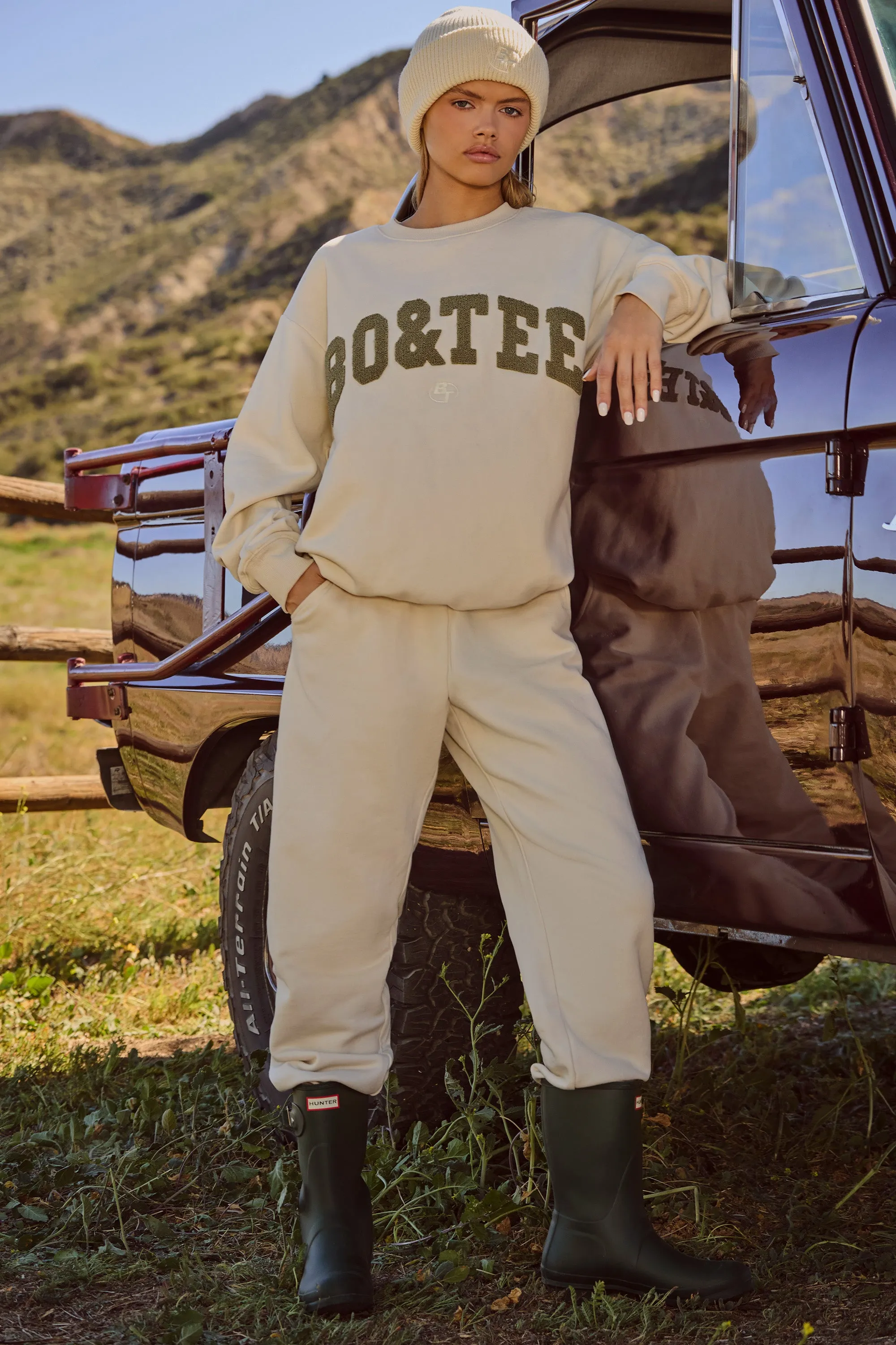 Mid-Rise Joggers in Bone