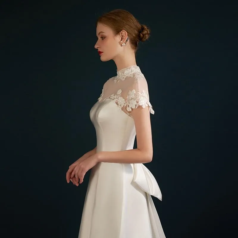Satin main wedding dress 2022 new summer temperament high-level minimalist atmospheric French retro small drag-tail welcome small man