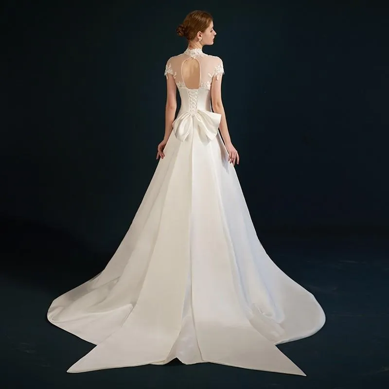 Satin main wedding dress 2022 new summer temperament high-level minimalist atmospheric French retro small drag-tail welcome small man